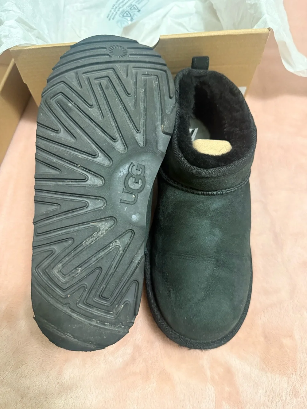 UGG soft black